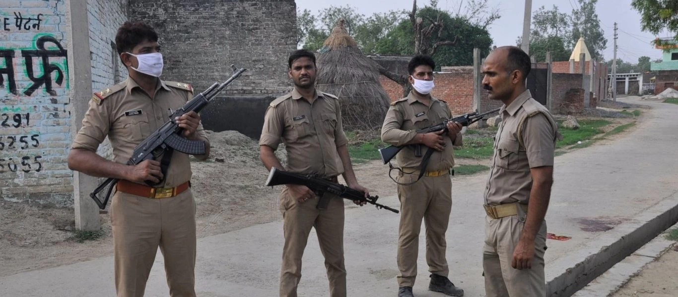 Σοκαριστικό έγκλημα στην Ινδία - Άνδρας αποκεφάλισε την κόρη του και πήγε το κεφάλι στο τμήμα (βίντεο)